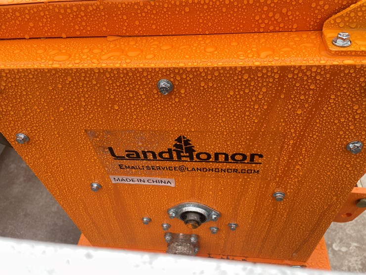 caterpillar-12-image-11