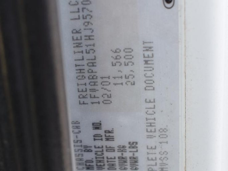 2001-freightliner-fl60-image-23