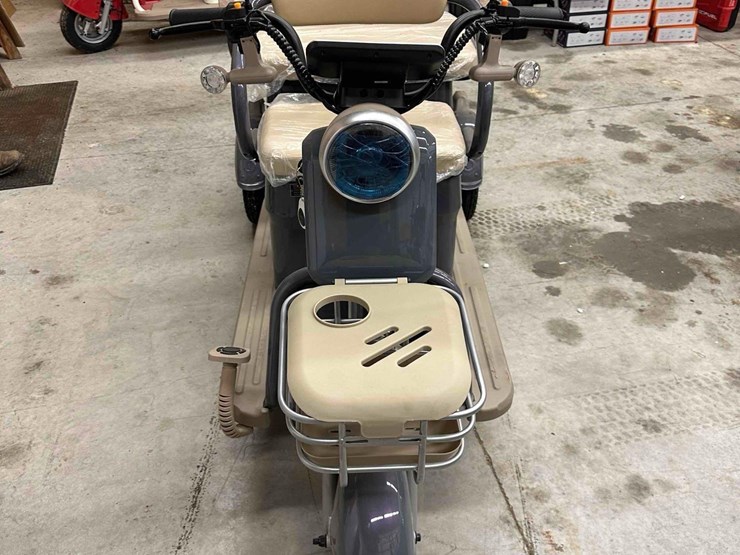 unused-irgc40-battery-powered-mini-golf-cart-image-2