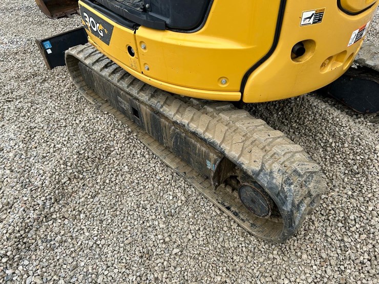 2022-deere-30g-image-17