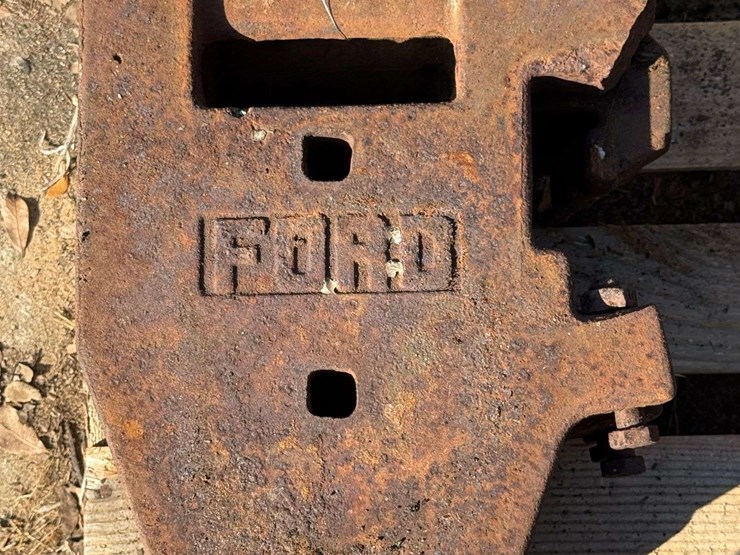 (4)-small-ford-suitcase-weights-image-1