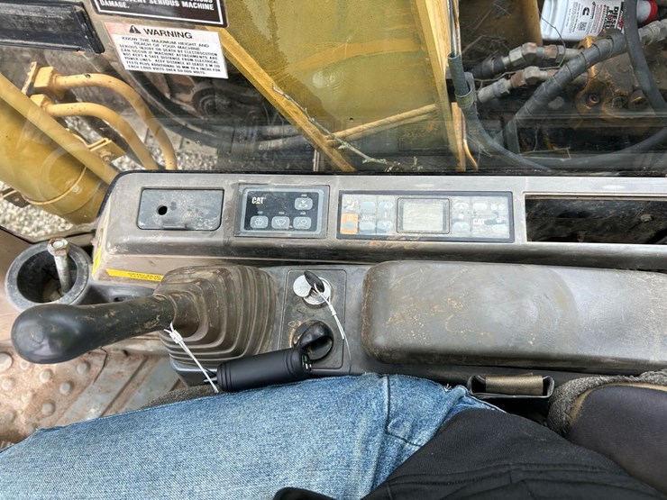 caterpillar-311c-image-23