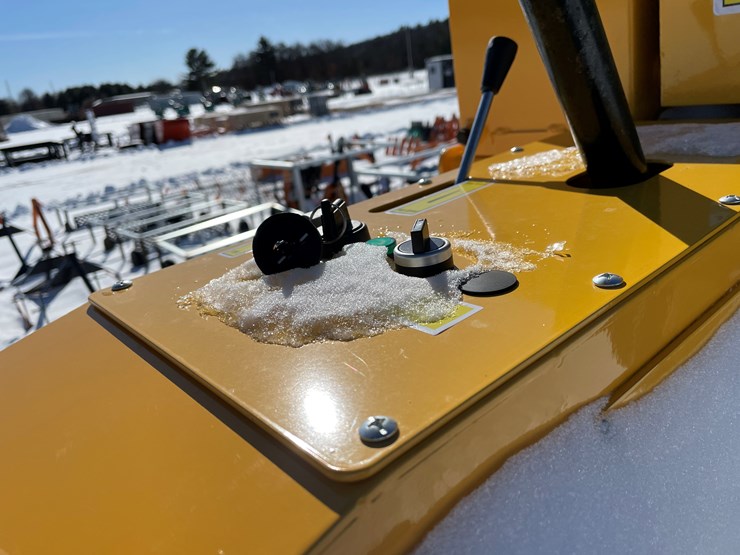 #5409-•-mms-850-ride-on-road-roller-image-14