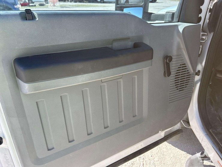 2016-ford-f550-image-11