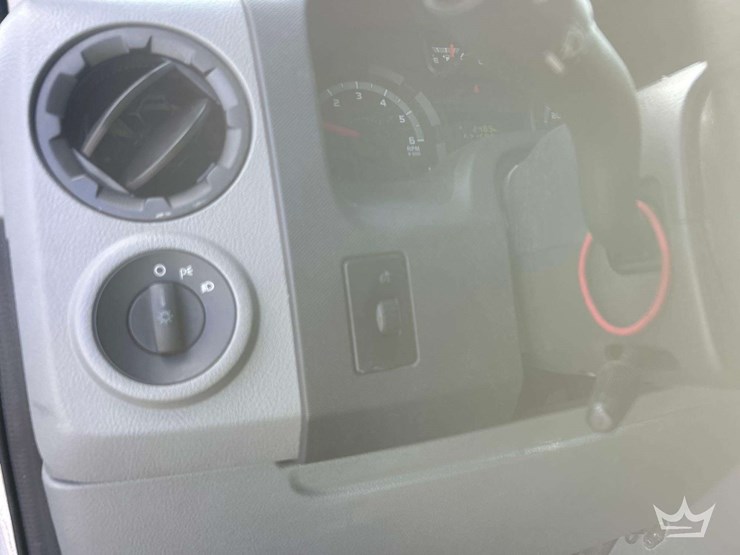 2011-ford-e350-image-14