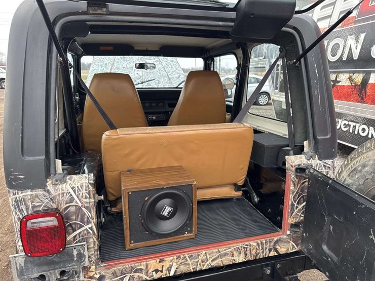 1992-jeep-wrangler-image-14