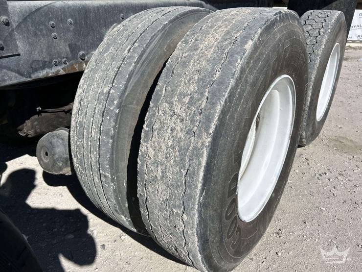 1995-ford-lt9000-image-42