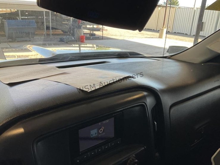 2015-chevrolet-silverado-2500hd-image-18