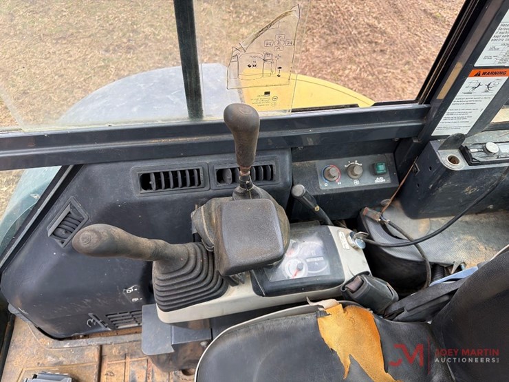 komatsu-pc35mr-image-15