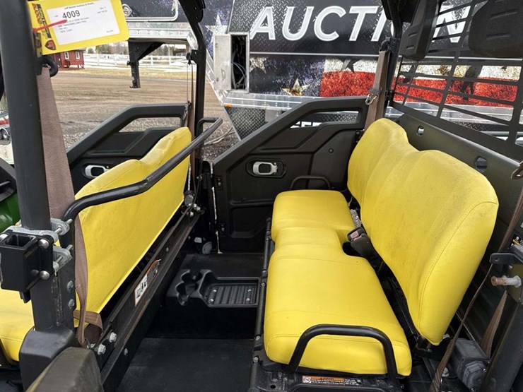 2016-john-deere-gator-image-10
