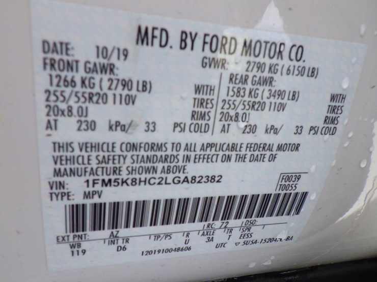 2020-ford-explorer-image-16