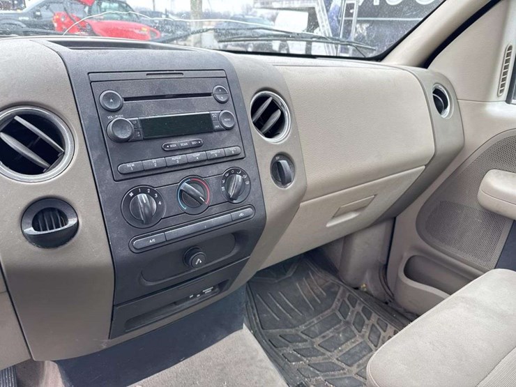 2004-ford-f150-xlt-image-18