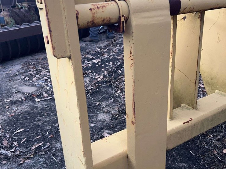 96”-wide-pallet-forks-image-7