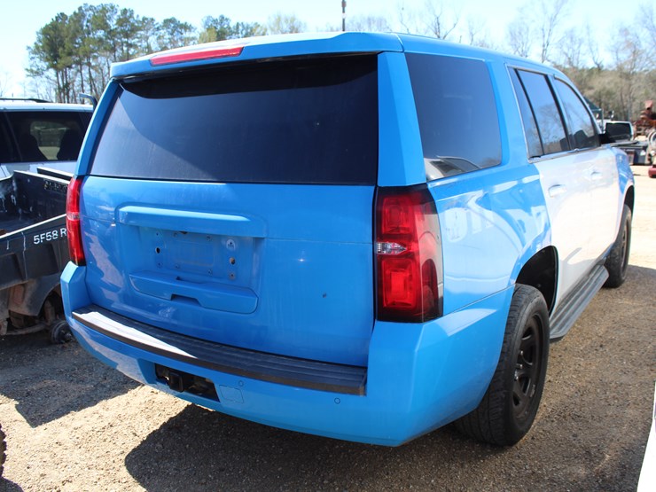 2016-chevrolet-tahoe-image-3