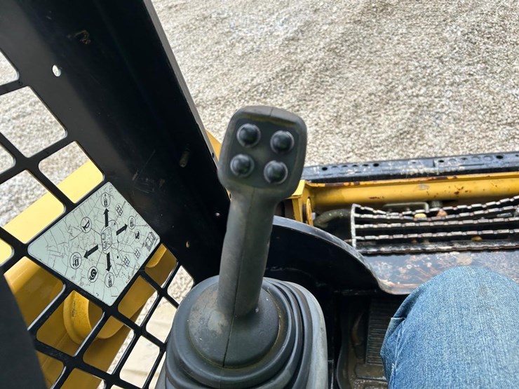 caterpillar-259d-image-25