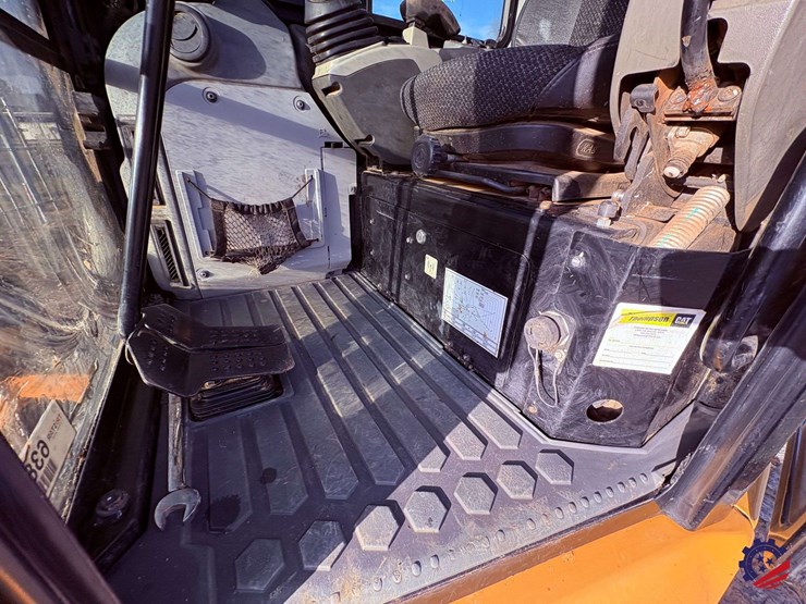 2016-cat-305e2-mini-excavator-image-79