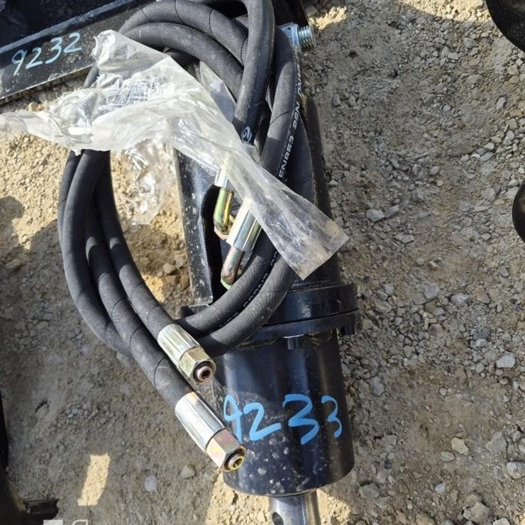 MINI EXCAVATOR AUGER DRIVE ATTACHMENT & AUGER BITS