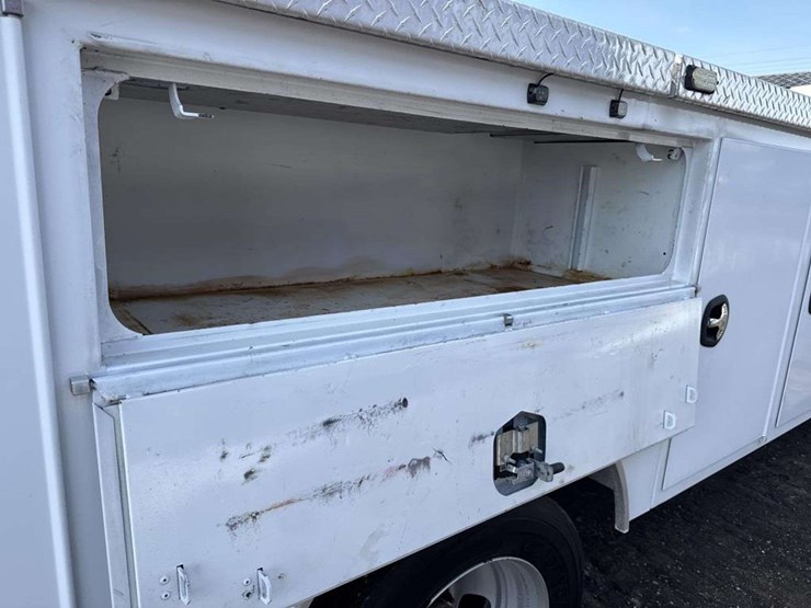 2021-dodge-ram-4500-image-29