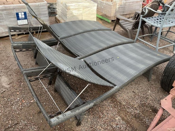 (3)-irongate-outdoor-lawn-chairs-image-3