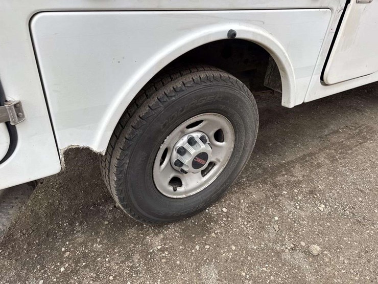 2005-gmc-sierra-2500-image-10