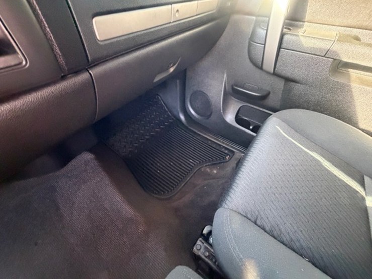 2012-chevrolet-k1500-image-43