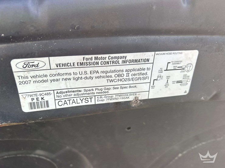 2007-ford-crown-victoria-sedan-image-10