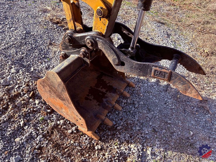 2016-cat-305e2-mini-excavator-image-8