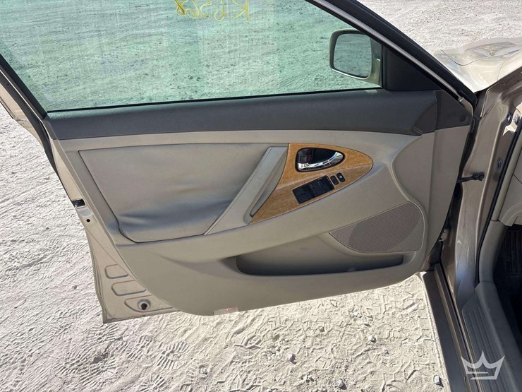 2007-toyota-camry-sedan-image-11