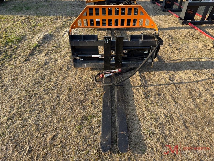 48"-hydraulic-forks-skid-steer-attachment-image-3