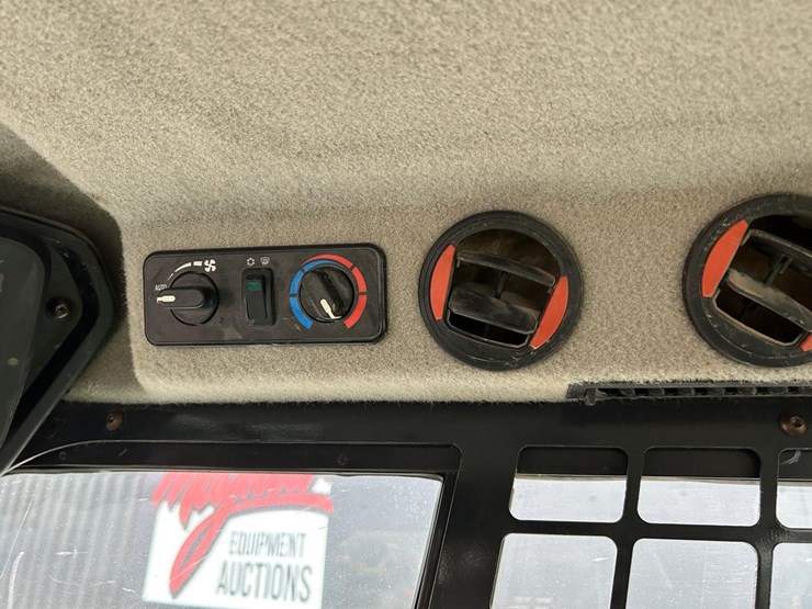 2022-bobcat-t76-image-23