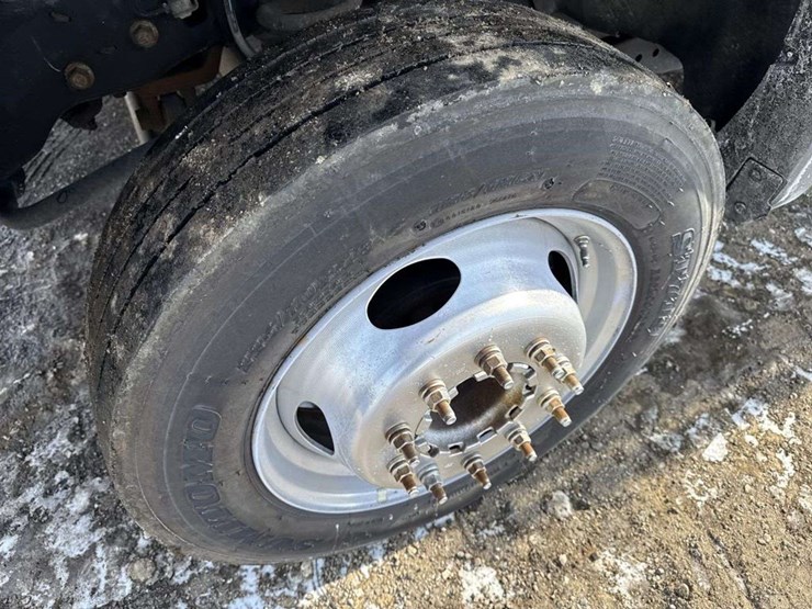 2014-ford-f550-image-8