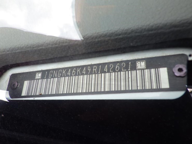 2009-chevrolet-suburban-image-15