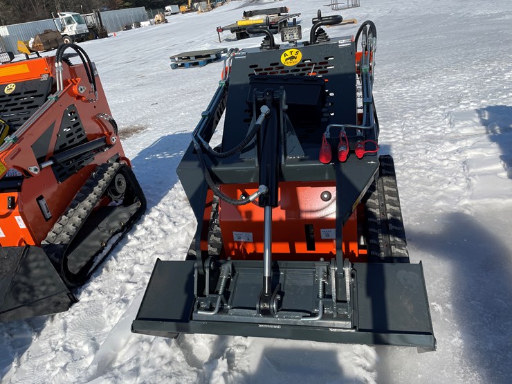 #5330-•-ats-2025-mini-skid-steer-loader-t460-image-1