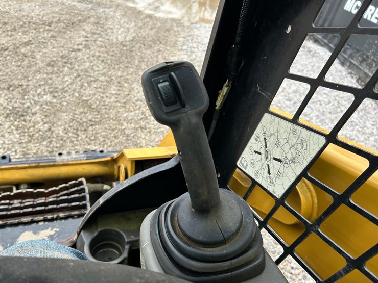 caterpillar-259d-image-25