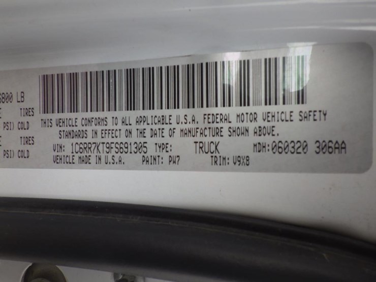 2015-dodge-1500-image-17