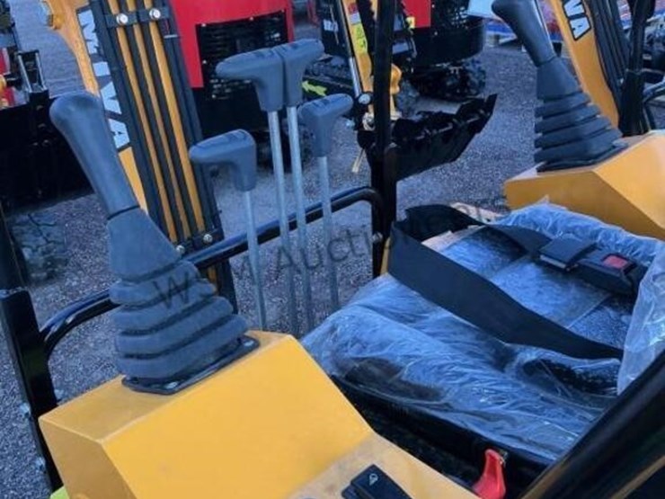 2025-miva-va15-mini-excavator-image-11