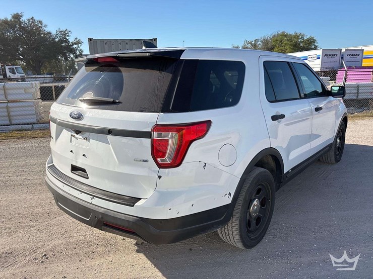 2018-ford-explorer-image-2