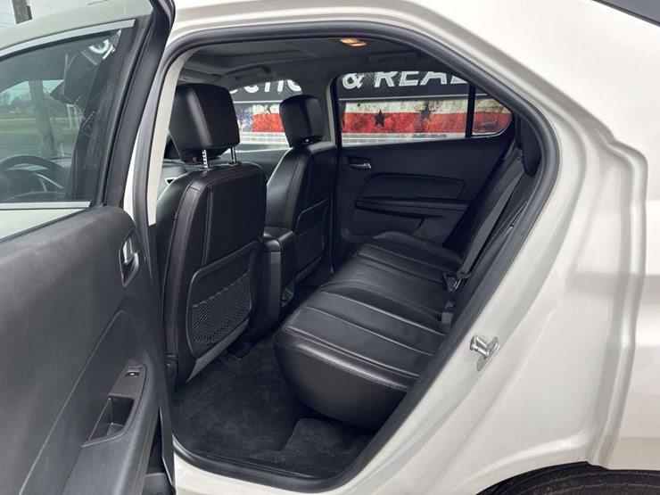 2014-chevrolet-equinox-lt-image-16