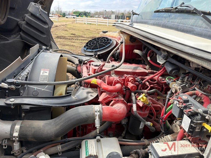 2018-freightlinerwater-truck-image-16