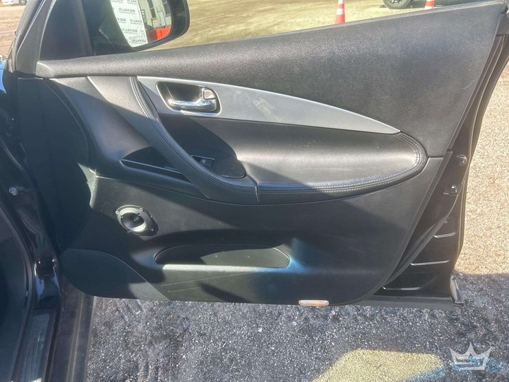 2017-infiniti-qx50-suv-image-21