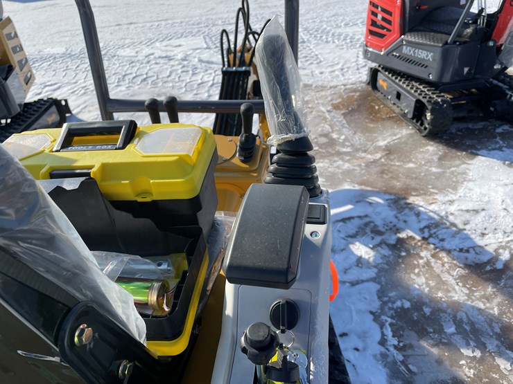 #5377-•-mx12rx-mini-excavator-image-13