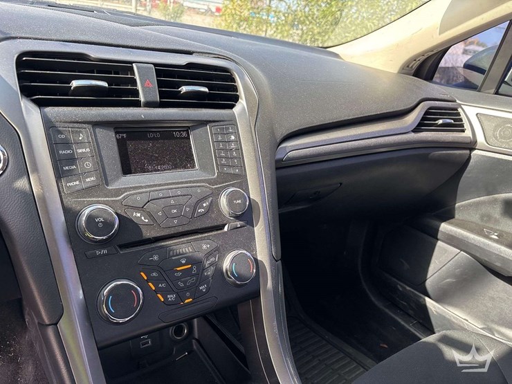 2017-ford-fusion-hybrid-sedan-image-13