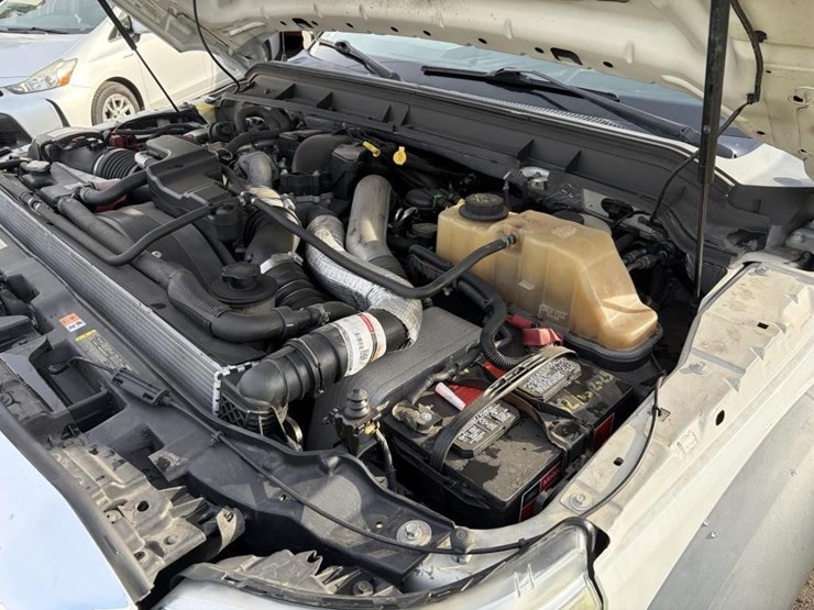 2011-ford-f550-image-6