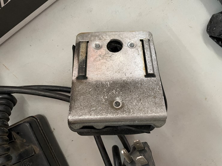 #7617-•-(2)-blue-fox-weighted-markers-image-8