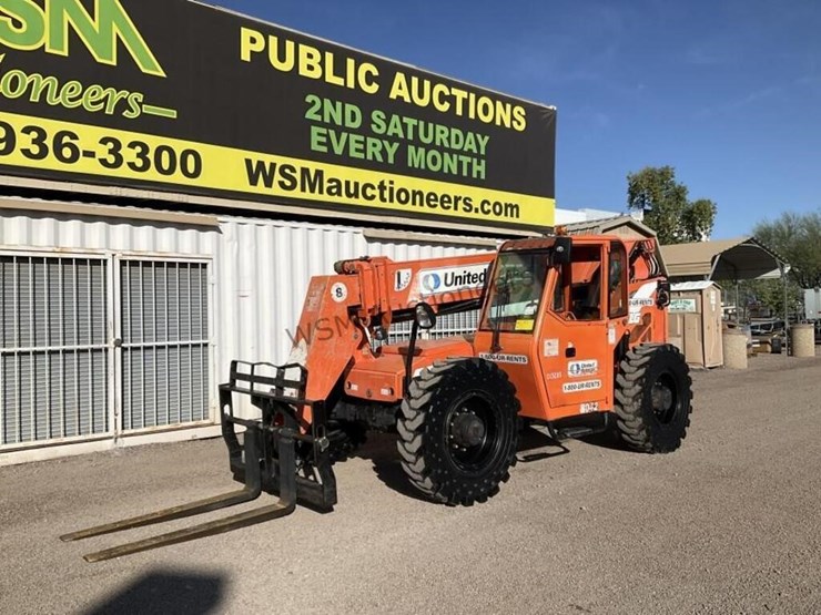 2012-jlg-8042-image-2