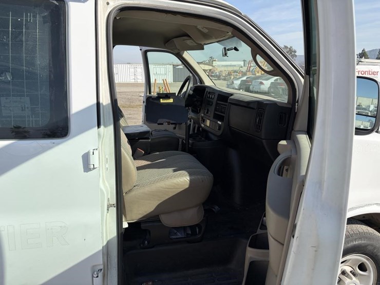 2008-utility-van-image-10