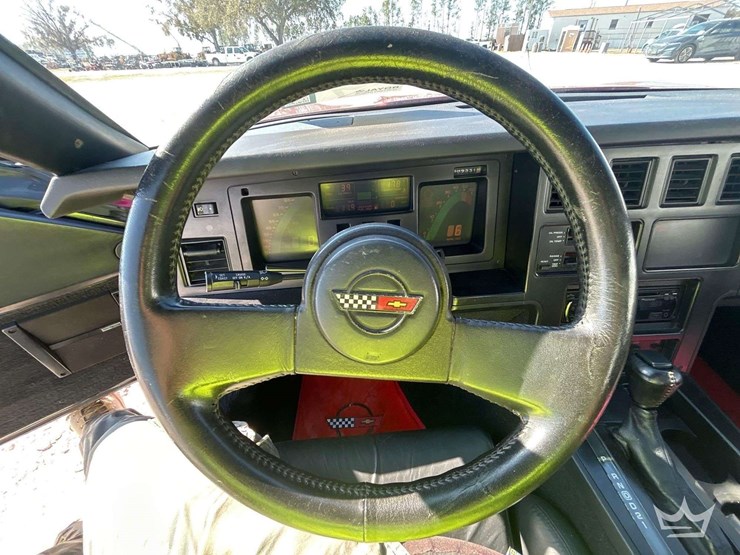 1989-corvette-convertible-image-14