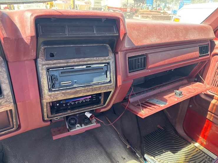 1986-ford-f250-image-7