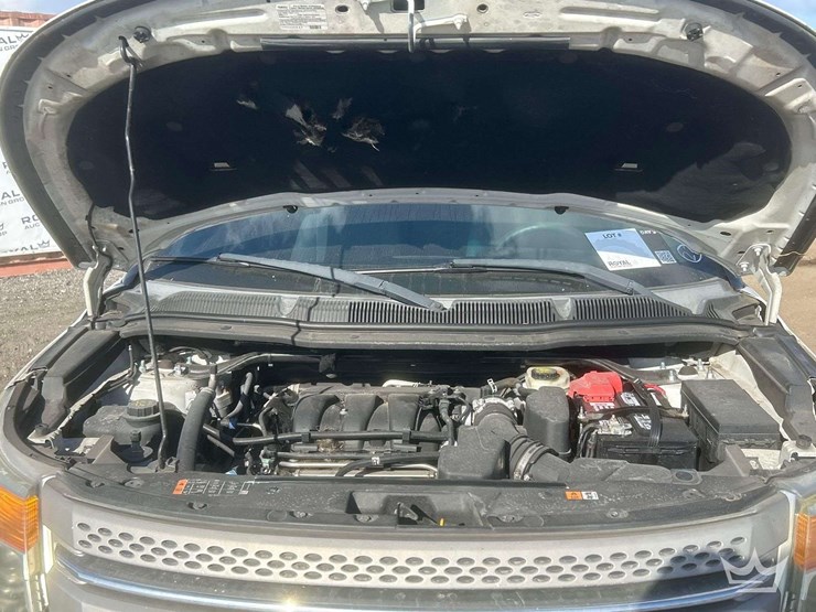 2015-ford-explorer-image-7