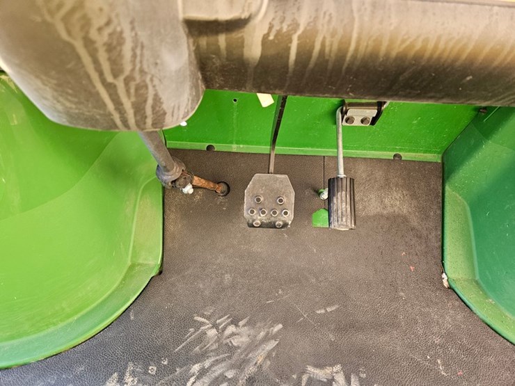 john-deere-gator-image-19